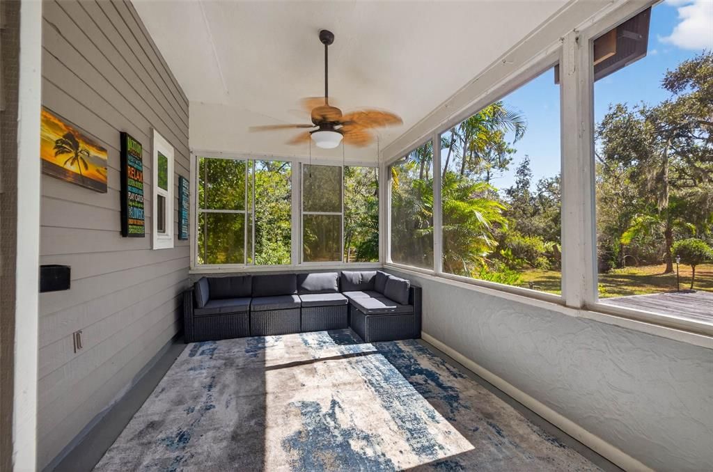 For Sale: $800,000 (3 beds, 2 baths, 1870 Square Feet)