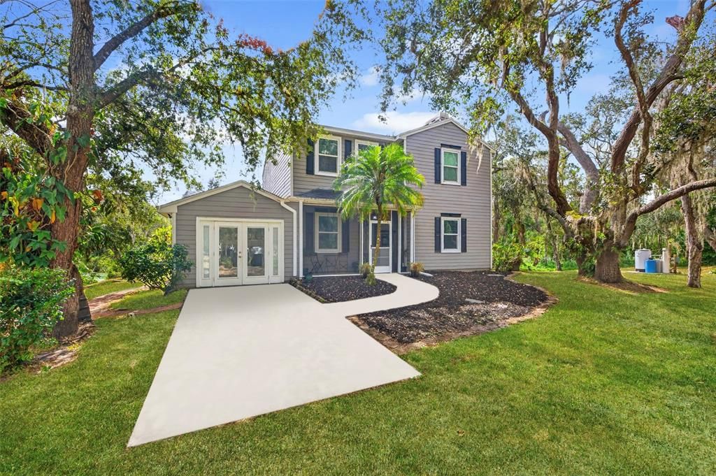 For Sale: $800,000 (3 beds, 2 baths, 1870 Square Feet)