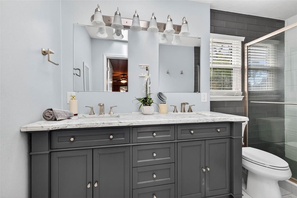 For Sale: $800,000 (3 beds, 2 baths, 1870 Square Feet)