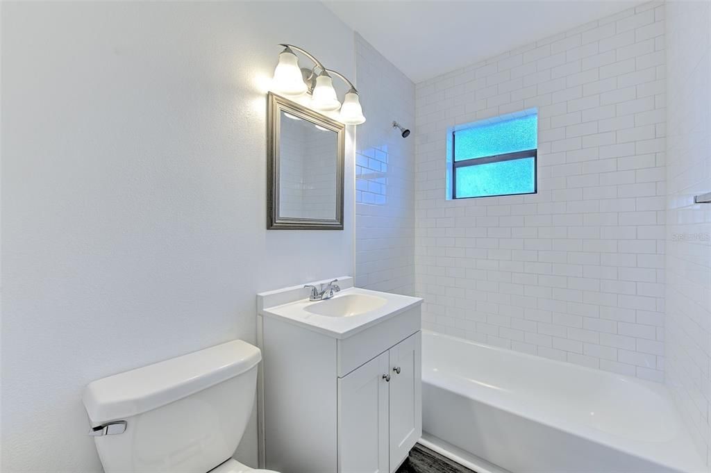 For Rent: $2,150 (3 beds, 1 baths, 1119 Square Feet)