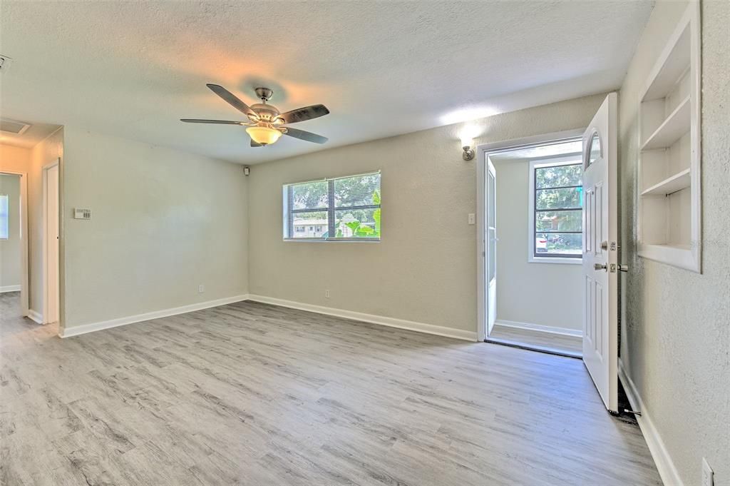 For Rent: $2,150 (3 beds, 1 baths, 1119 Square Feet)