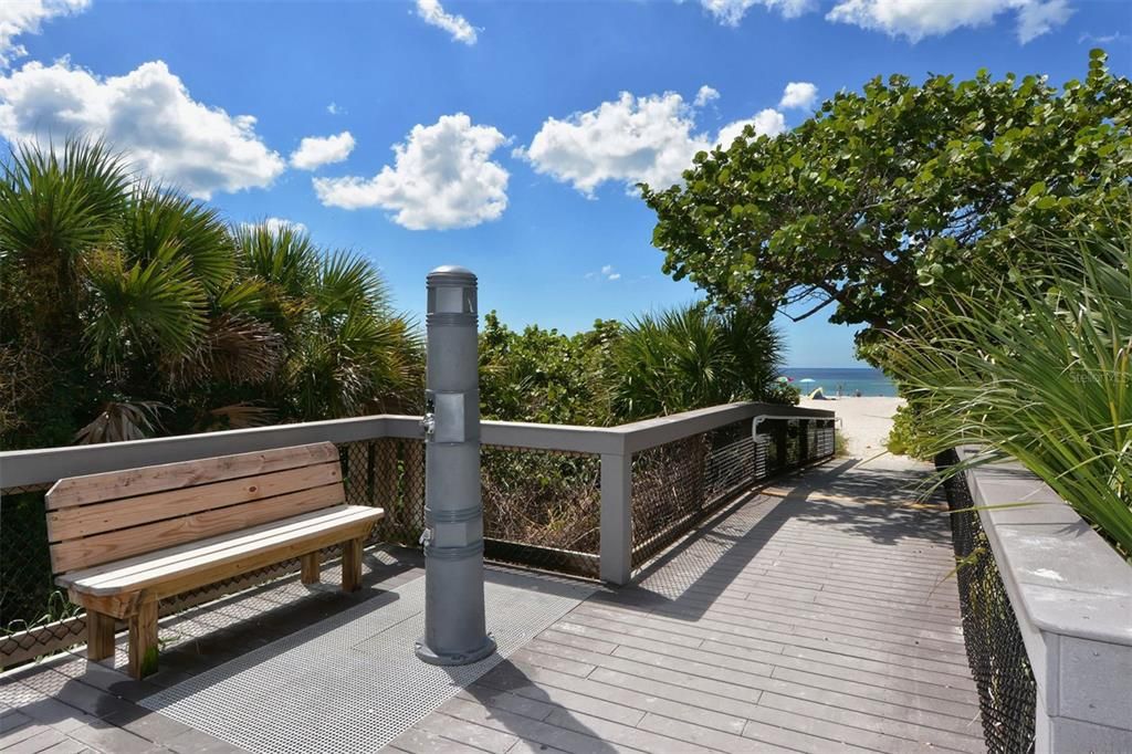 For Sale: $525,000 (2 beds, 2 baths, 1394 Square Feet)