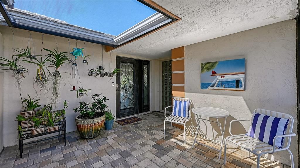 For Sale: $525,000 (2 beds, 2 baths, 1394 Square Feet)