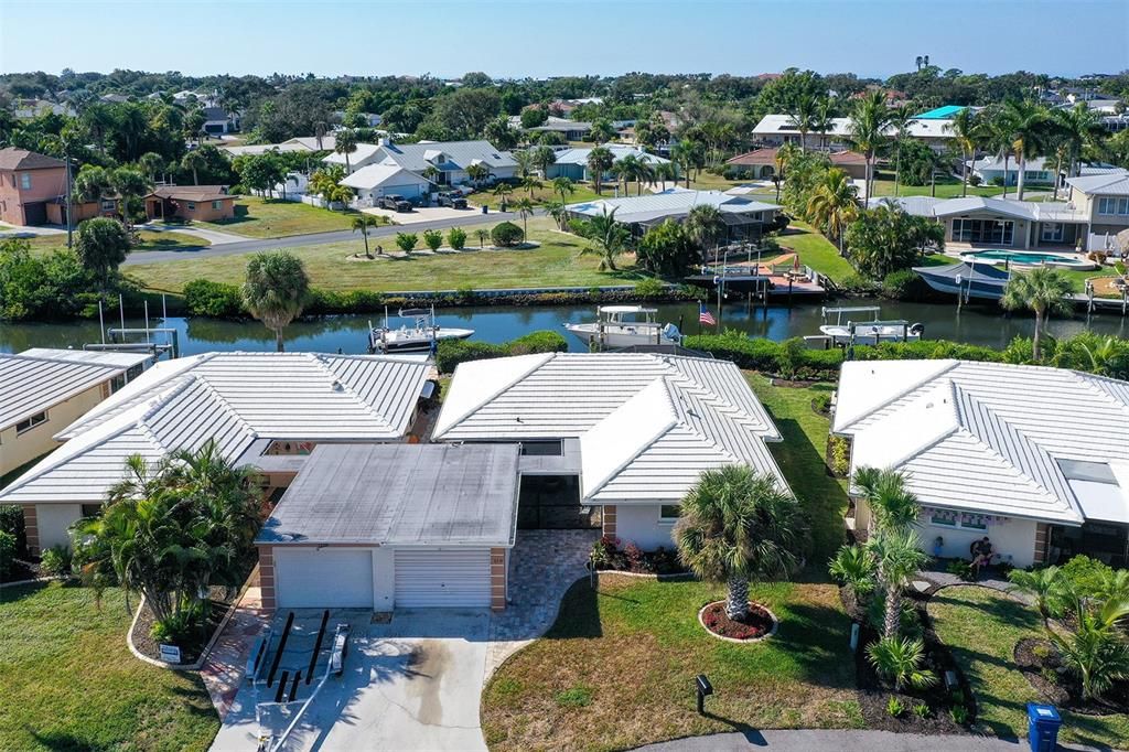 For Sale: $525,000 (2 beds, 2 baths, 1394 Square Feet)