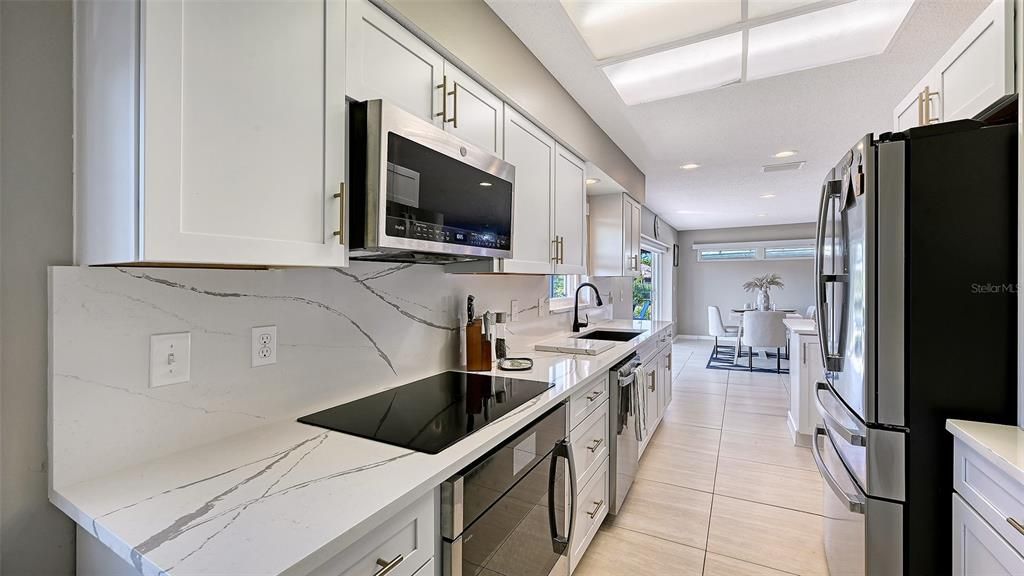 For Sale: $525,000 (2 beds, 2 baths, 1394 Square Feet)