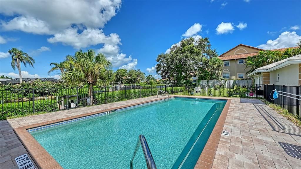 For Sale: $525,000 (2 beds, 2 baths, 1394 Square Feet)