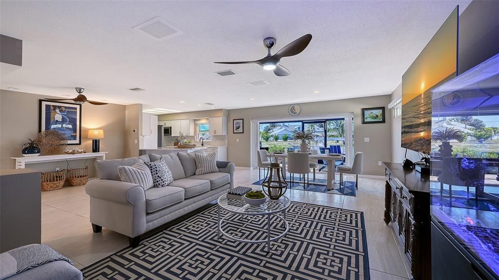 For Sale: $525,000 (2 beds, 2 baths, 1394 Square Feet)