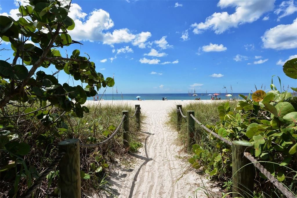 For Sale: $525,000 (2 beds, 2 baths, 1394 Square Feet)