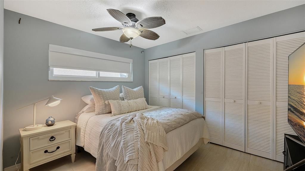 For Sale: $525,000 (2 beds, 2 baths, 1394 Square Feet)