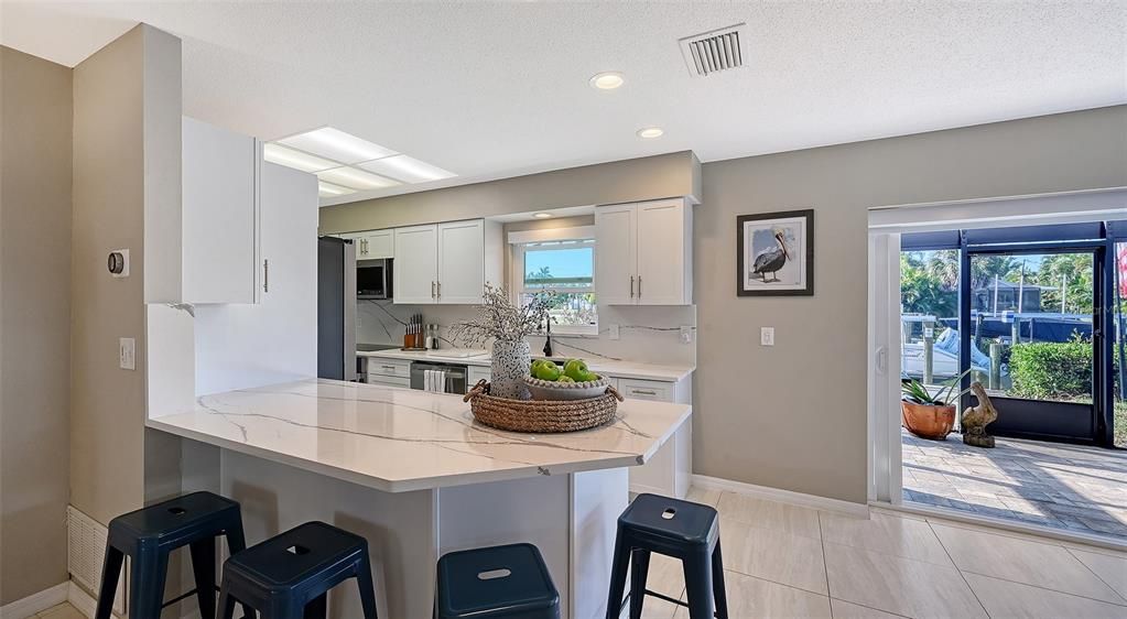 For Sale: $525,000 (2 beds, 2 baths, 1394 Square Feet)