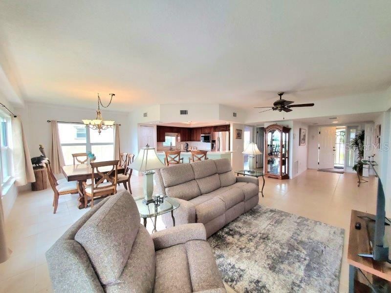 For Rent: $2,400 (2 beds, 2 baths, 1530 Square Feet)