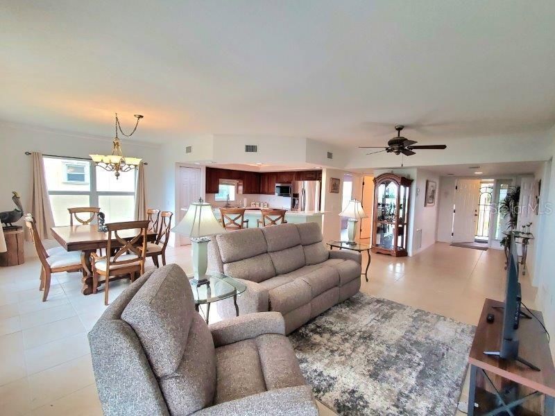 For Rent: $2,400 (2 beds, 2 baths, 1530 Square Feet)