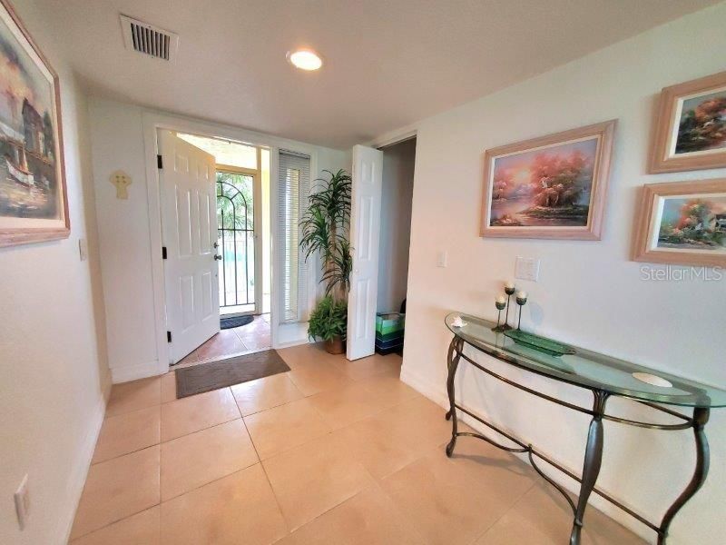 For Rent: $2,400 (2 beds, 2 baths, 1530 Square Feet)