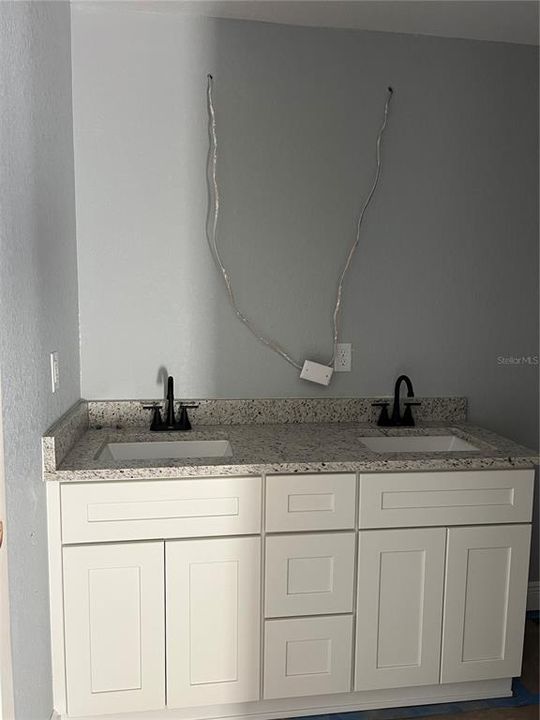 待售: $239,777 (3 贝兹, 2 浴室, 1334 平方英尺)