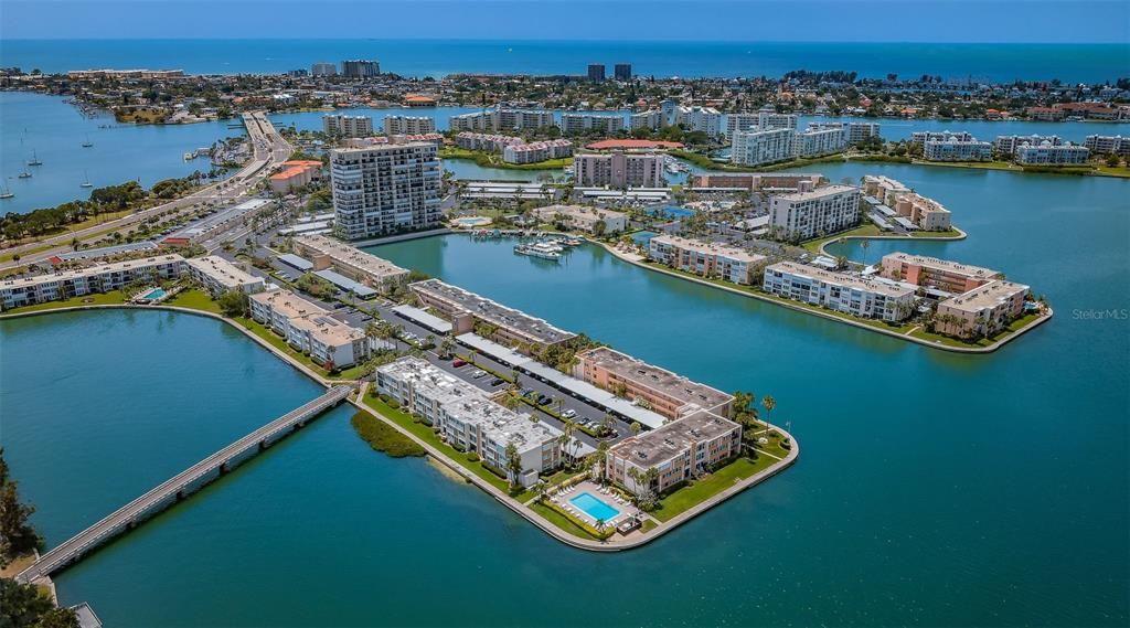 待售: $275,000 (1 贝兹, 1 浴室, 805 平方英尺)