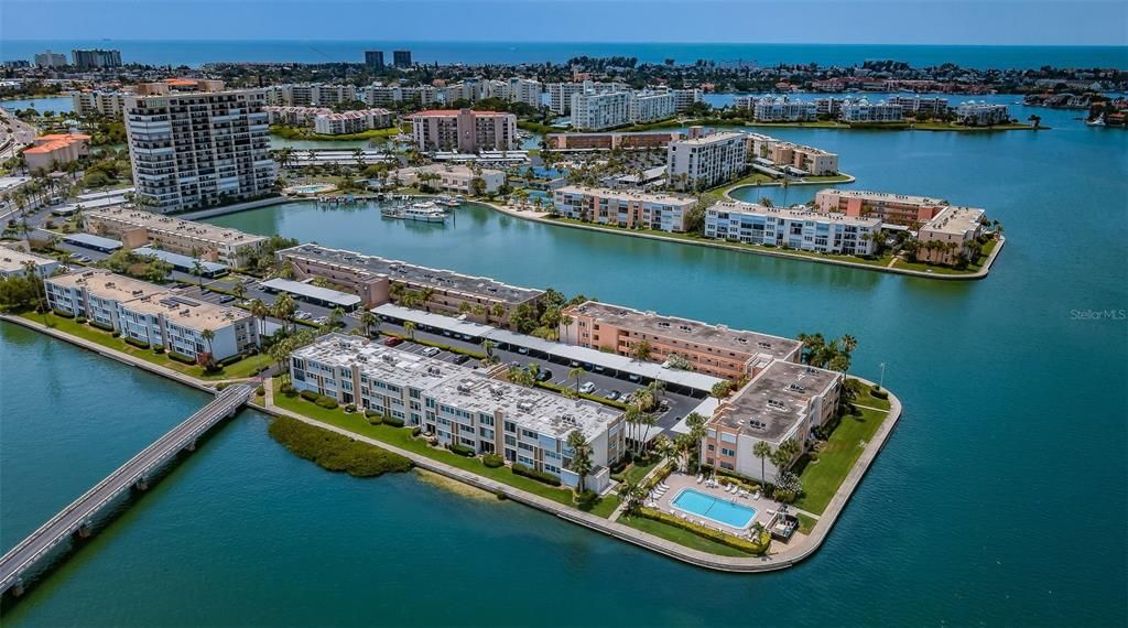 待售: $275,000 (1 贝兹, 1 浴室, 805 平方英尺)