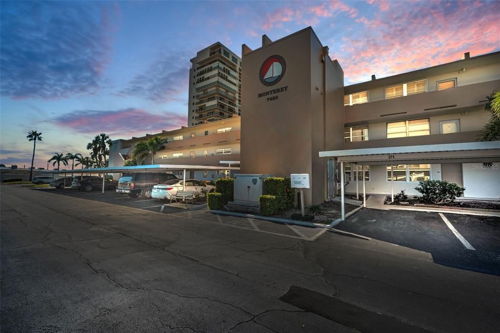 待售: $275,000 (1 贝兹, 1 浴室, 805 平方英尺)