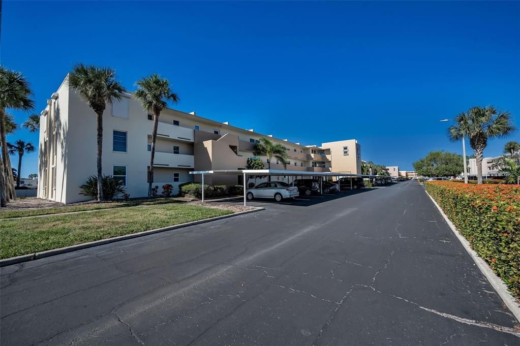 待售: $275,000 (1 贝兹, 1 浴室, 805 平方英尺)