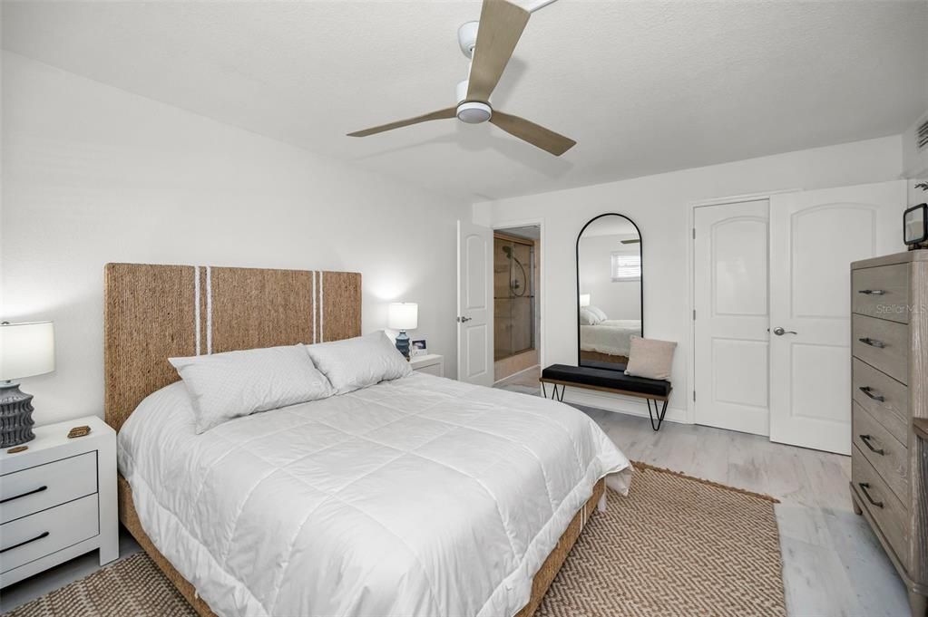 待售: $275,000 (1 贝兹, 1 浴室, 805 平方英尺)