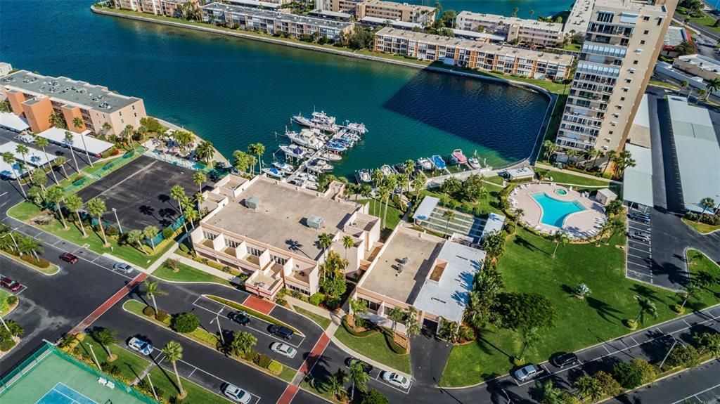 待售: $275,000 (1 贝兹, 1 浴室, 805 平方英尺)