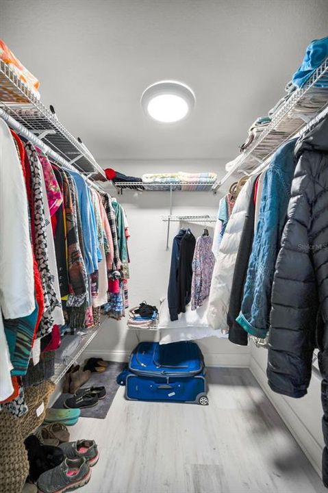 待售: $275,000 (1 贝兹, 1 浴室, 805 平方英尺)