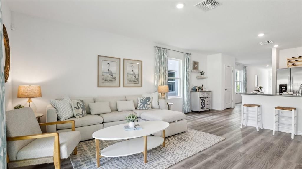 Active With Contract: $339,990 (3 beds, 2 baths, 1560 Square Feet)