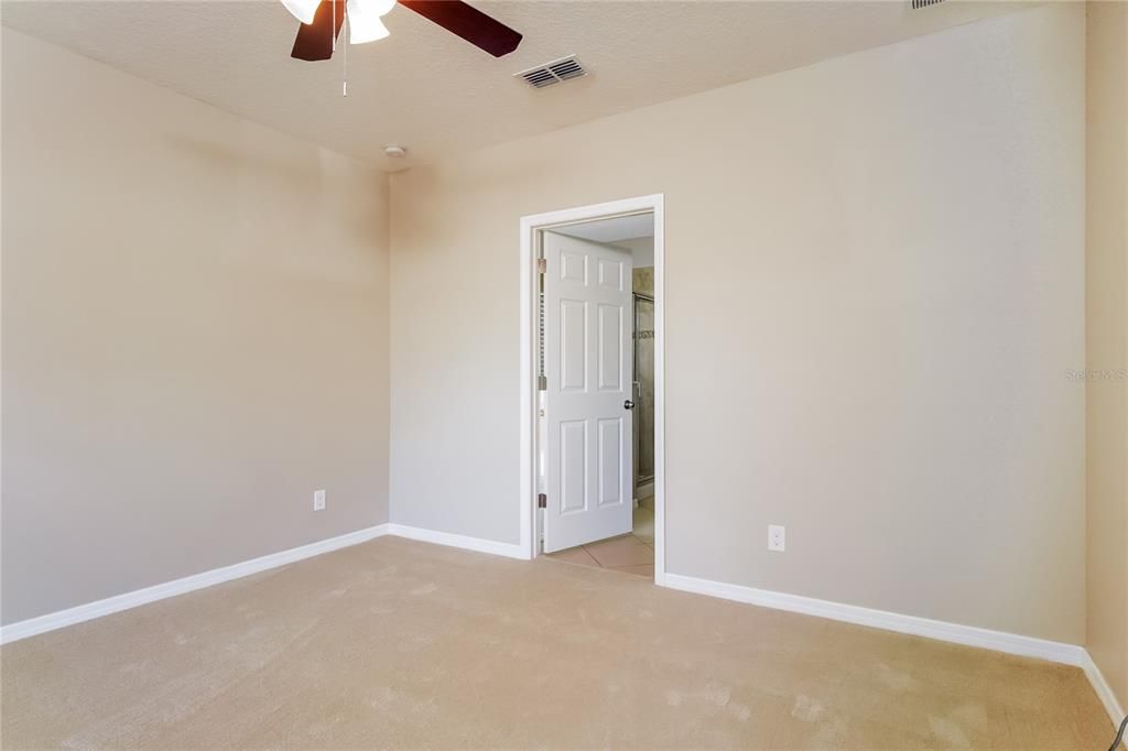For Rent: $2,345 (3 beds, 2 baths, 1695 Square Feet)