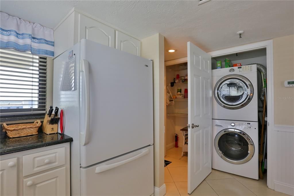 В аренду: $6,000 (2 спален, 2 ванн, 1139 Квадратных фут)