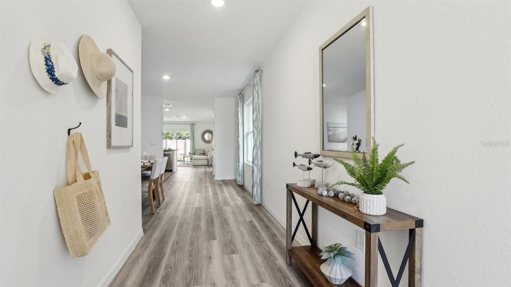 Active With Contract: $341,990 (3 beds, 2 baths, 1560 Square Feet)