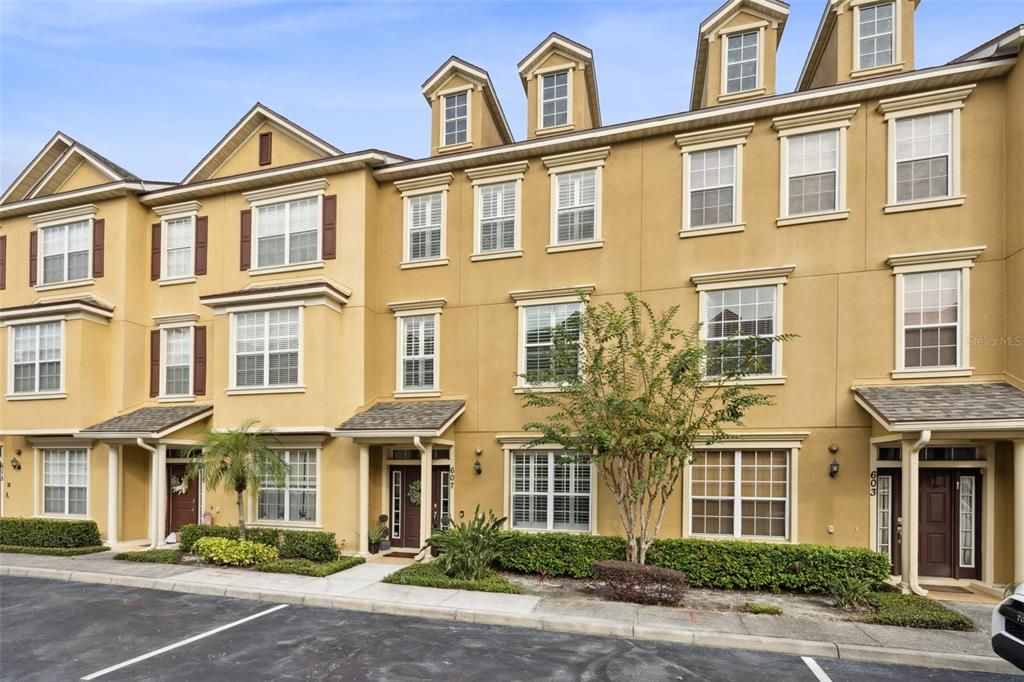 En Venta: $340,000 (3 camas, 2 baños, 1902 Pies cuadrados)