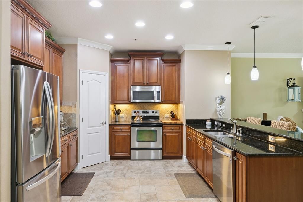 En Venta: $340,000 (3 camas, 2 baños, 1902 Pies cuadrados)