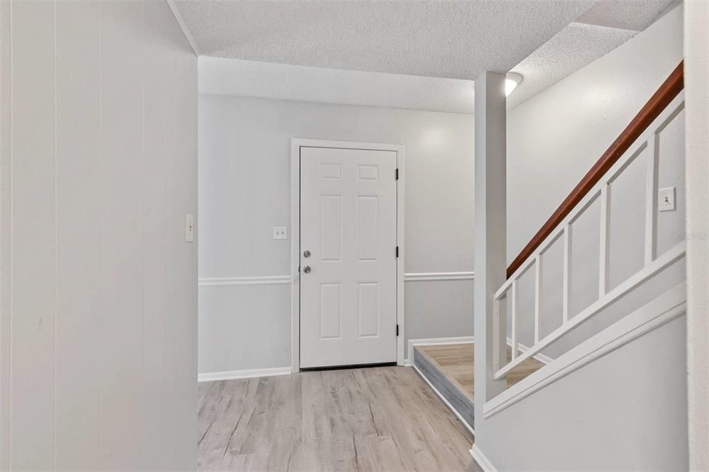 В аренду: $2,000 (4 спален, 2 ванн, 1368 Квадратных фут)