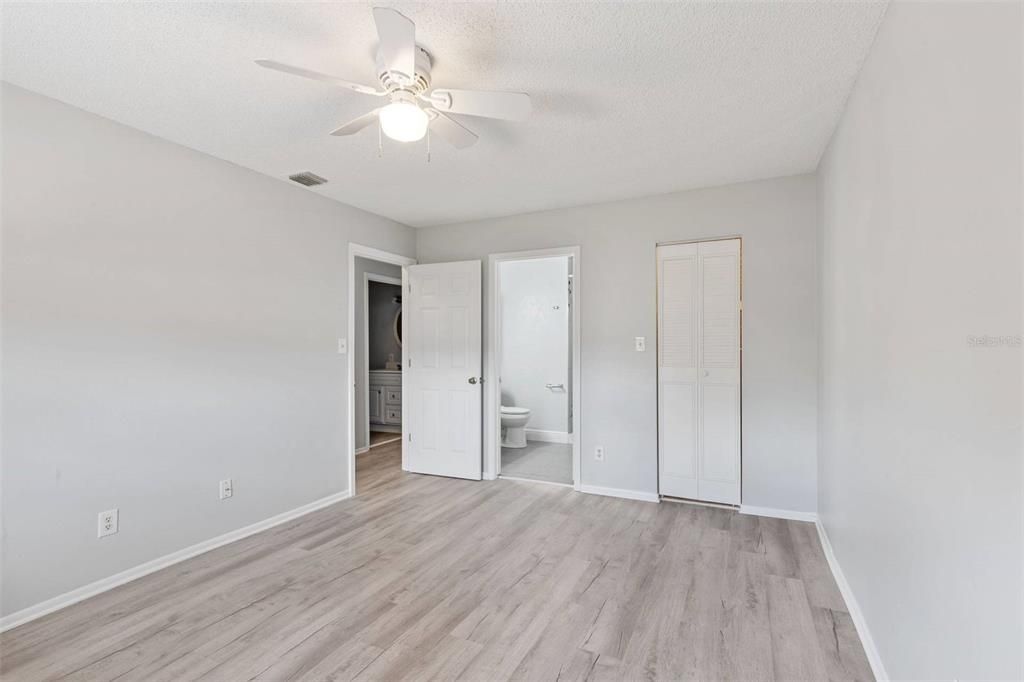 В аренду: $2,000 (4 спален, 2 ванн, 1368 Квадратных фут)