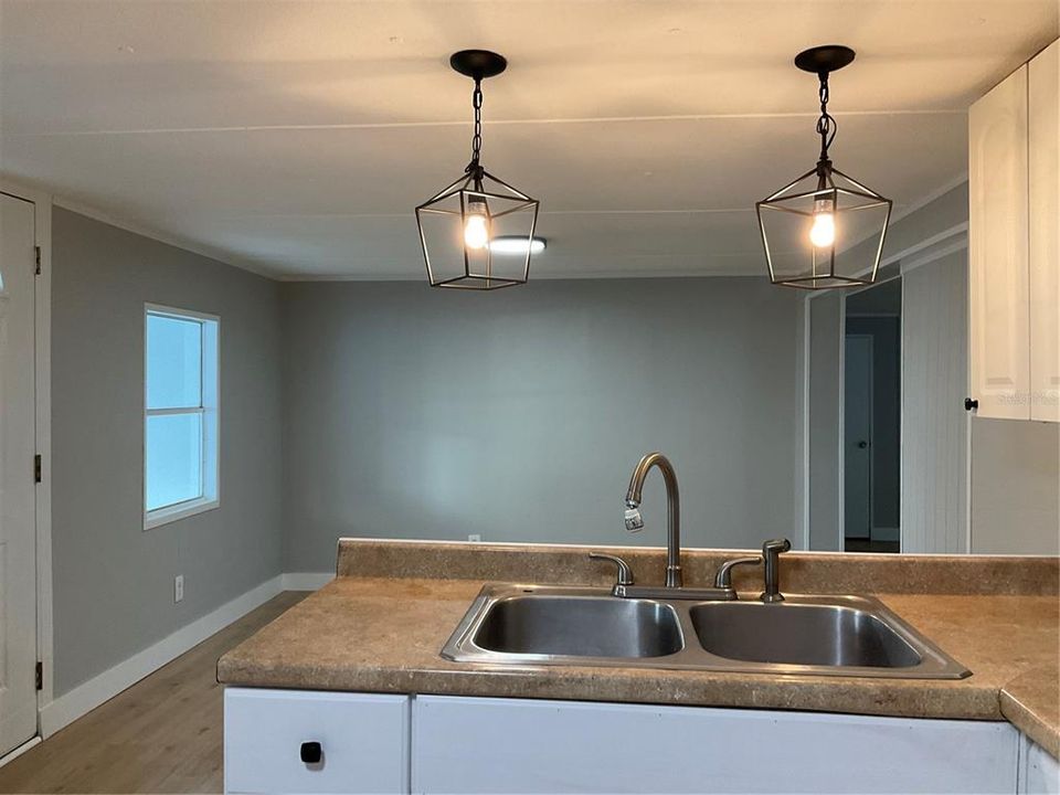 For Sale: $229,500 (3 beds, 2 baths, 1175 Square Feet)