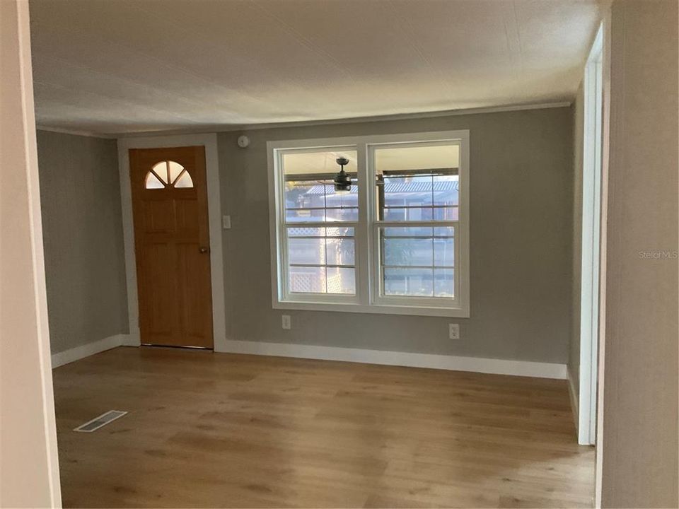 For Sale: $229,500 (3 beds, 2 baths, 1175 Square Feet)