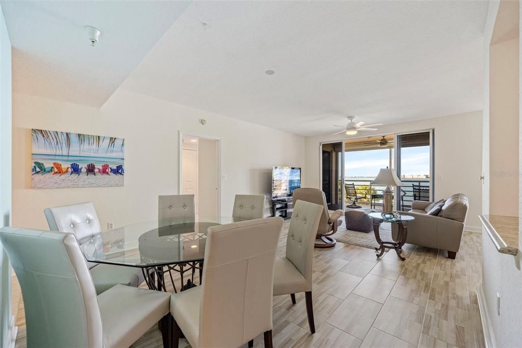 En Venta: $799,900 (2 camas, 2 baños, 1516 Pies cuadrados)