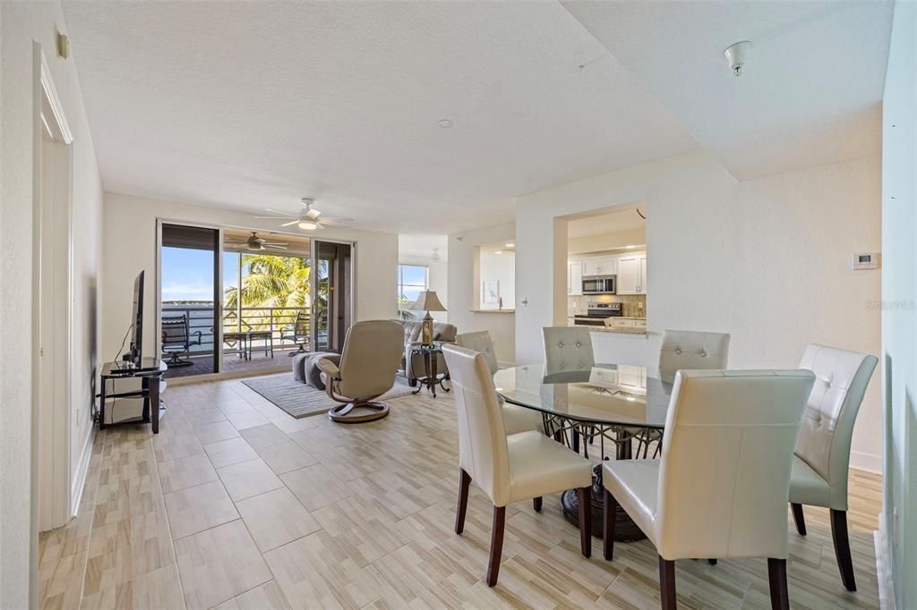 En Venta: $799,900 (2 camas, 2 baños, 1516 Pies cuadrados)