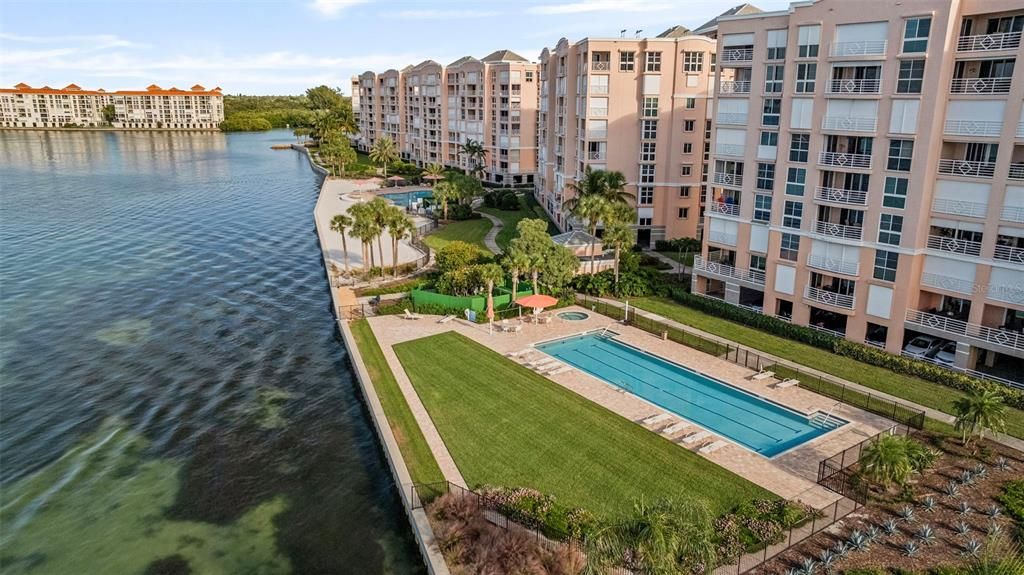 En Venta: $799,900 (2 camas, 2 baños, 1516 Pies cuadrados)