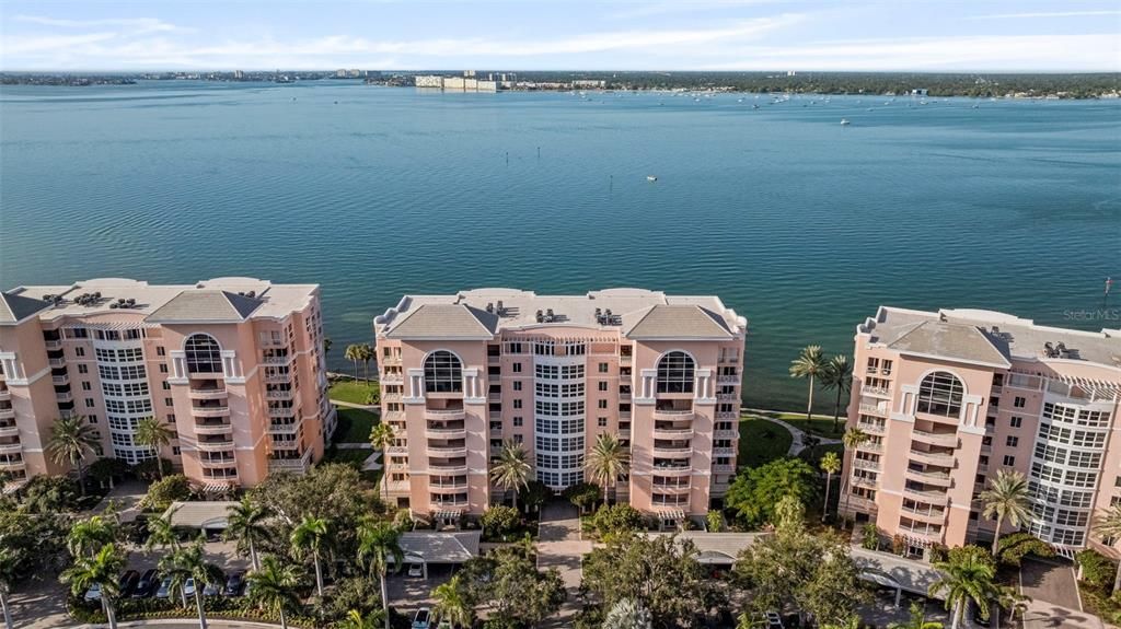 En Venta: $799,900 (2 camas, 2 baños, 1516 Pies cuadrados)