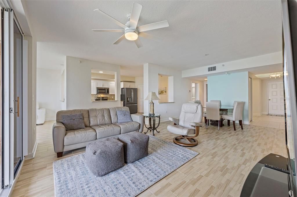 En Venta: $799,900 (2 camas, 2 baños, 1516 Pies cuadrados)