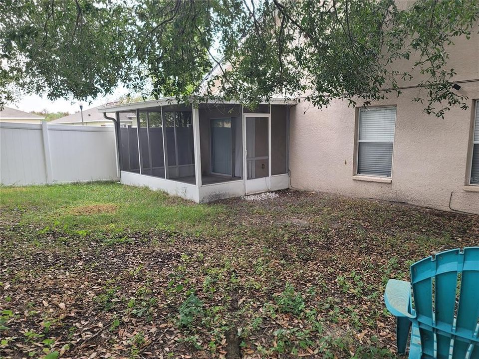 For Sale: $325,000 (4 beds, 2 baths, 1893 Square Feet)