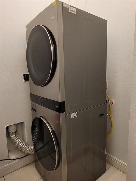 For Sale: $325,000 (4 beds, 2 baths, 1893 Square Feet)