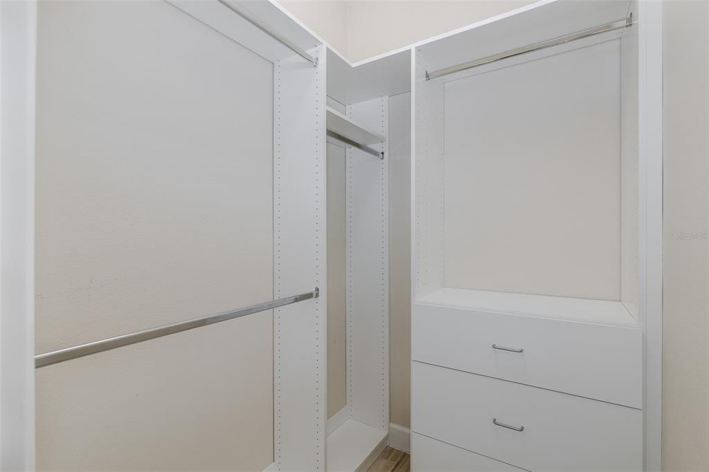 Под контрактом: $459,900 (2 спален, 2 ванн, 1689 Квадратных фут)