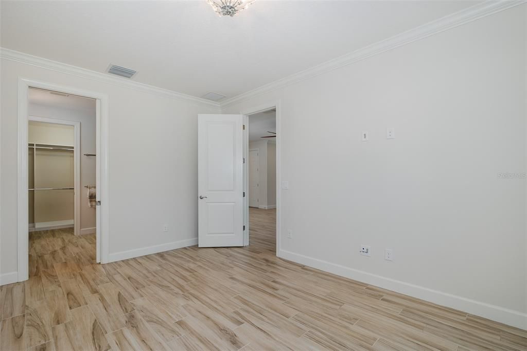 Под контрактом: $459,900 (2 спален, 2 ванн, 1689 Квадратных фут)