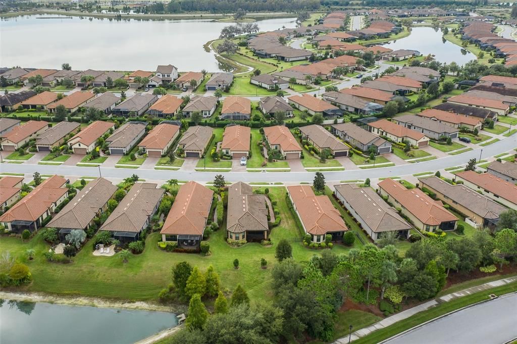 Под контрактом: $459,900 (2 спален, 2 ванн, 1689 Квадратных фут)