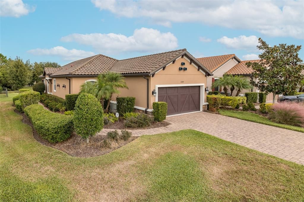 Под контрактом: $459,900 (2 спален, 2 ванн, 1689 Квадратных фут)