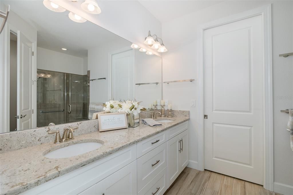 Под контрактом: $459,900 (2 спален, 2 ванн, 1689 Квадратных фут)