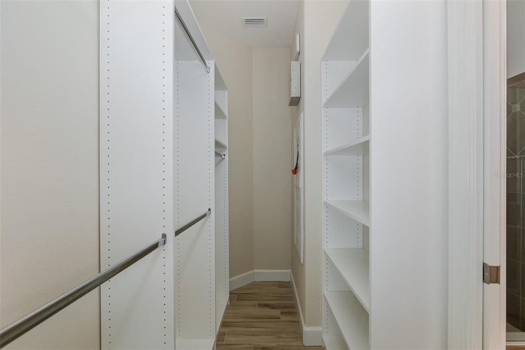 Под контрактом: $459,900 (2 спален, 2 ванн, 1689 Квадратных фут)