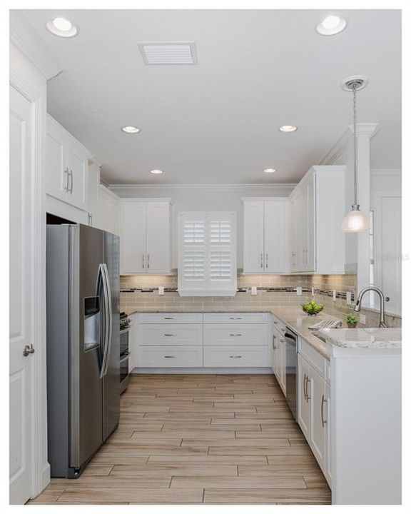 Под контрактом: $459,900 (2 спален, 2 ванн, 1689 Квадратных фут)