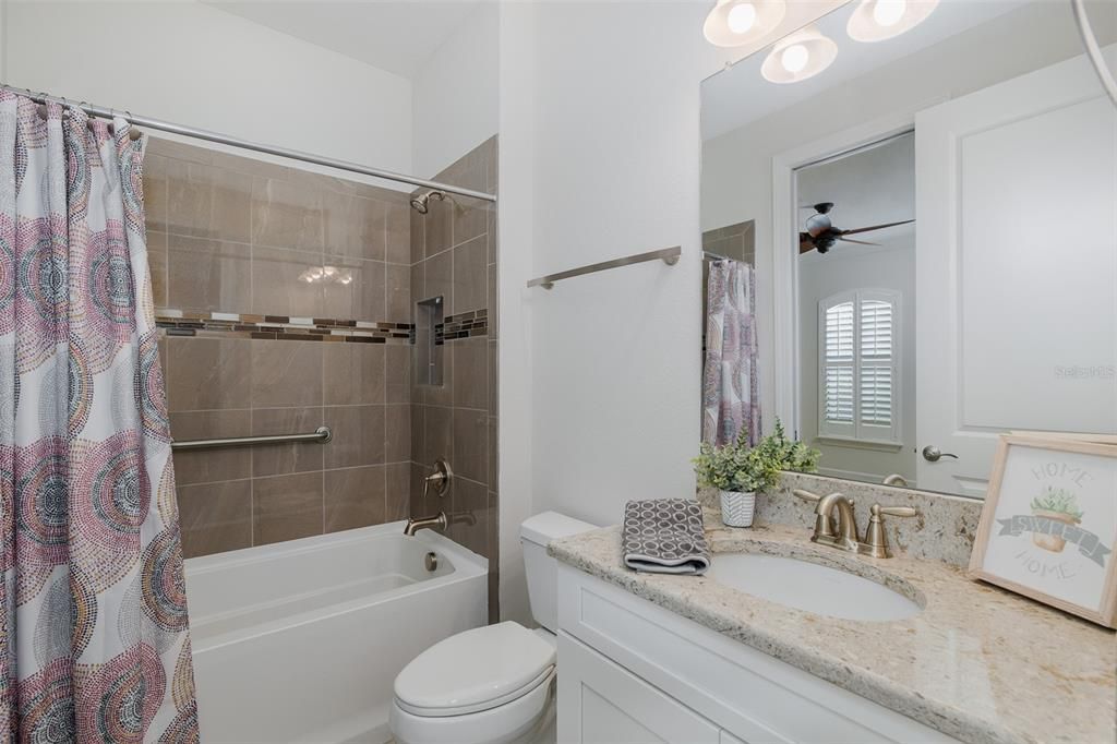 Под контрактом: $459,900 (2 спален, 2 ванн, 1689 Квадратных фут)